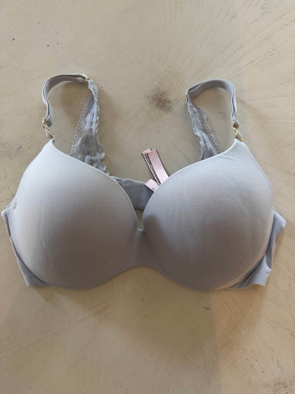 Victoria's Secret Incredible Light Gray Molded T-Shirt Bra with Lace Straps 36D